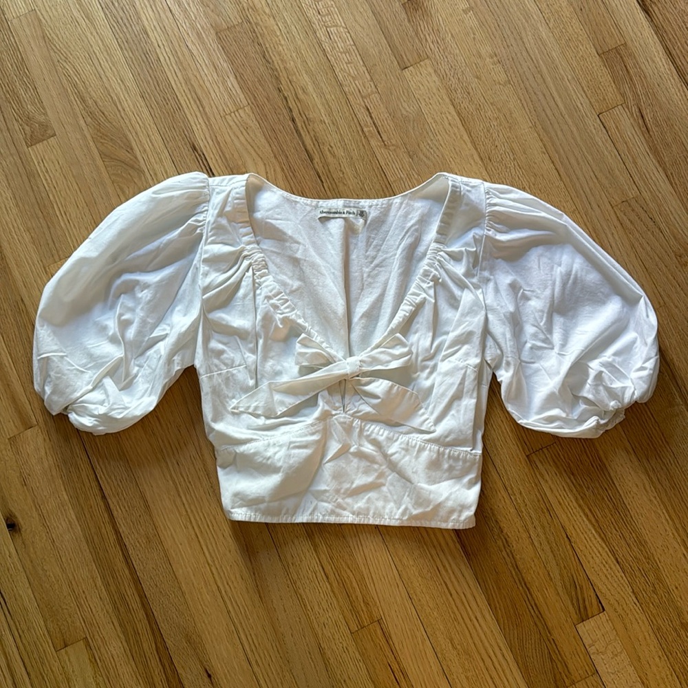 Abercrombie & Fitch puff sleeve cropped blouse